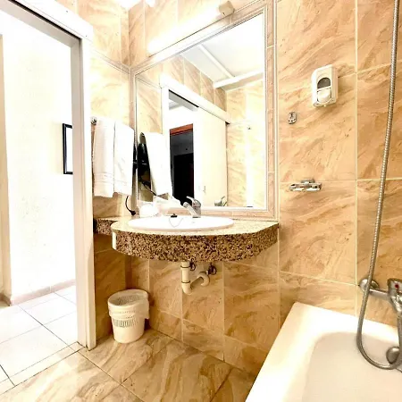 Estudio Con Wifi, Ac Y Bonita Piscina En Puerto De La Cruz 푸에르토 드 라 크루즈